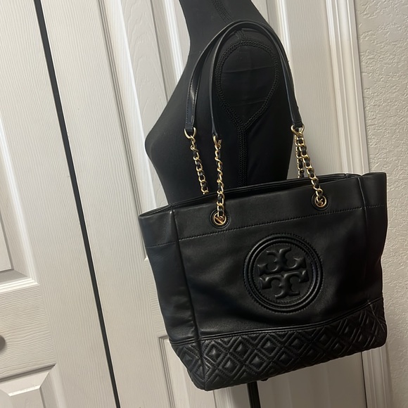 Tory Burch Handbags - Tory Burch Fleming Tote Bag